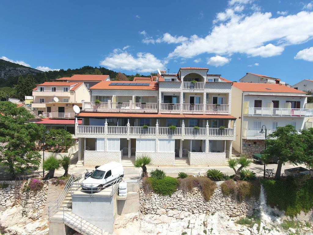 Superb Beachfront Luxury Seaview With Private Beach Milna  Exteriör bild