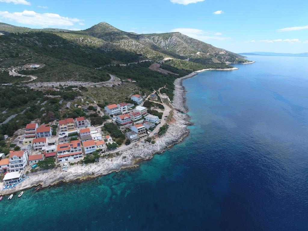 Superb Beachfront Luxury Seaview With Private Beach Milna  Exteriör bild