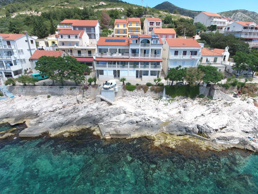 Superb Beachfront Luxury Seaview With Private Beach Milna  Exteriör bild