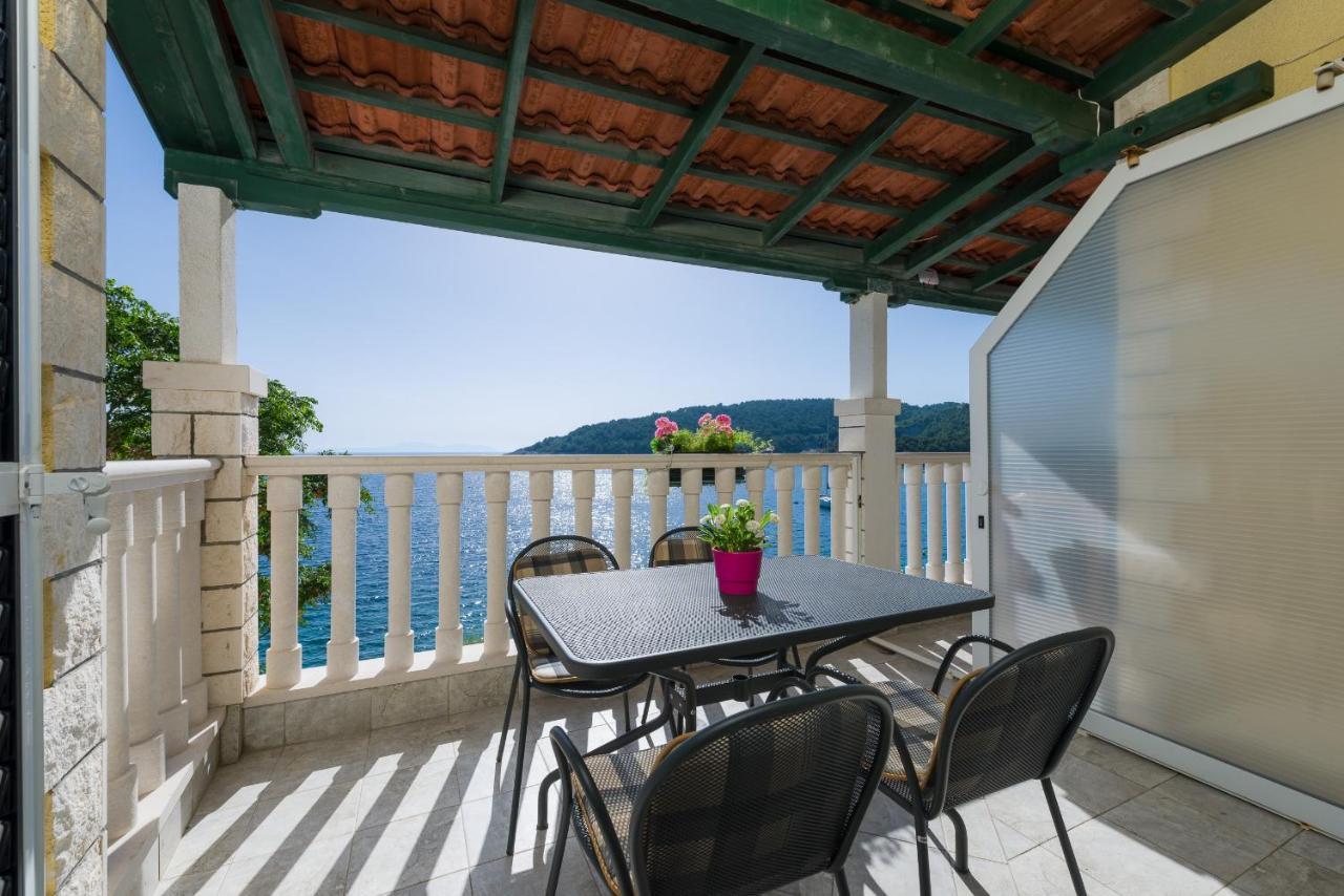 Superb Beachfront Luxury Seaview With Private Beach Milna  Exteriör bild